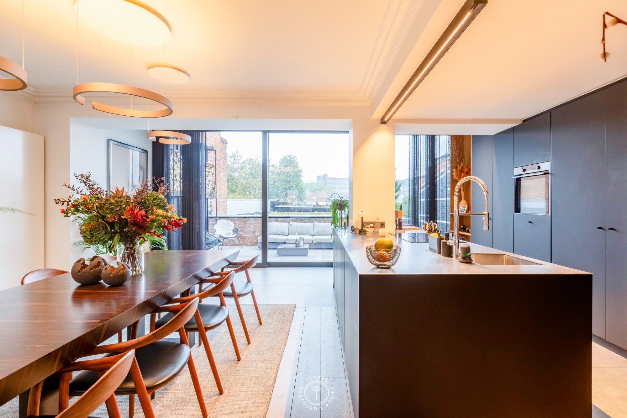 Prachtige bel-étage met 4 slaapkamers en een eigen lift foto 13