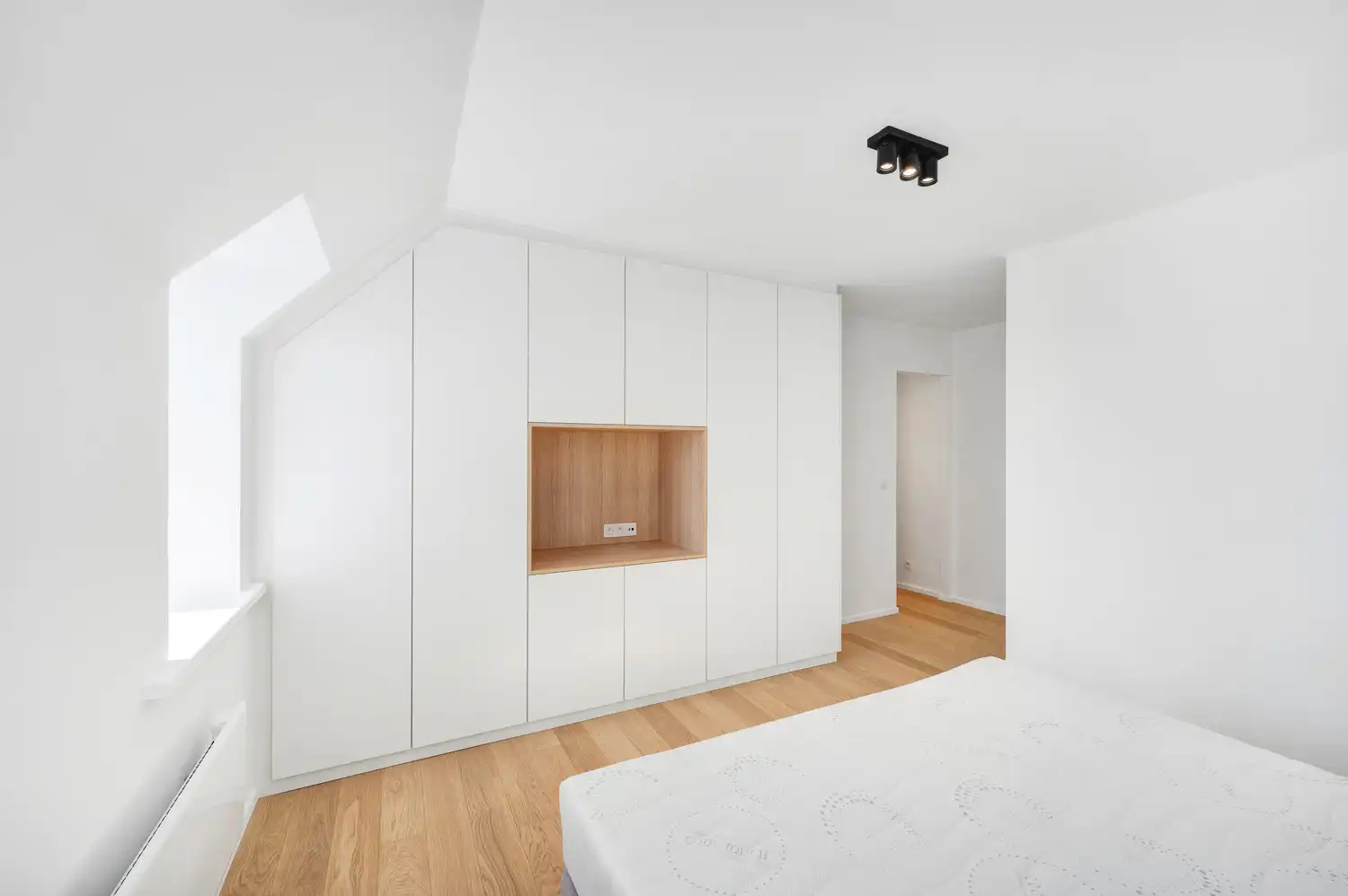 Uitzonderlijk duplex appartement met 4 slaapkamers en groot terras net achter de Zeedijk in Duinbergen foto 28