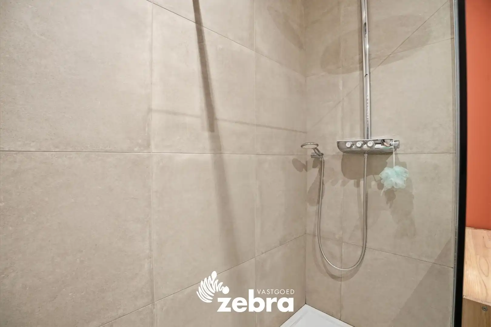 Instapklare, ruime gezinswoning met 4 slaapkamers, tuin en hoogwaardige afwerking in het hart van Alveringem! foto 36