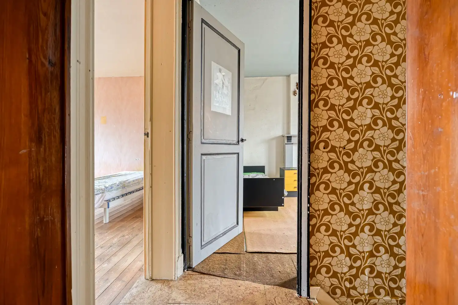 Te renoveren woning met veel potentieel gelegen in het centrum van Sint-Pieters-Leeuw foto 13