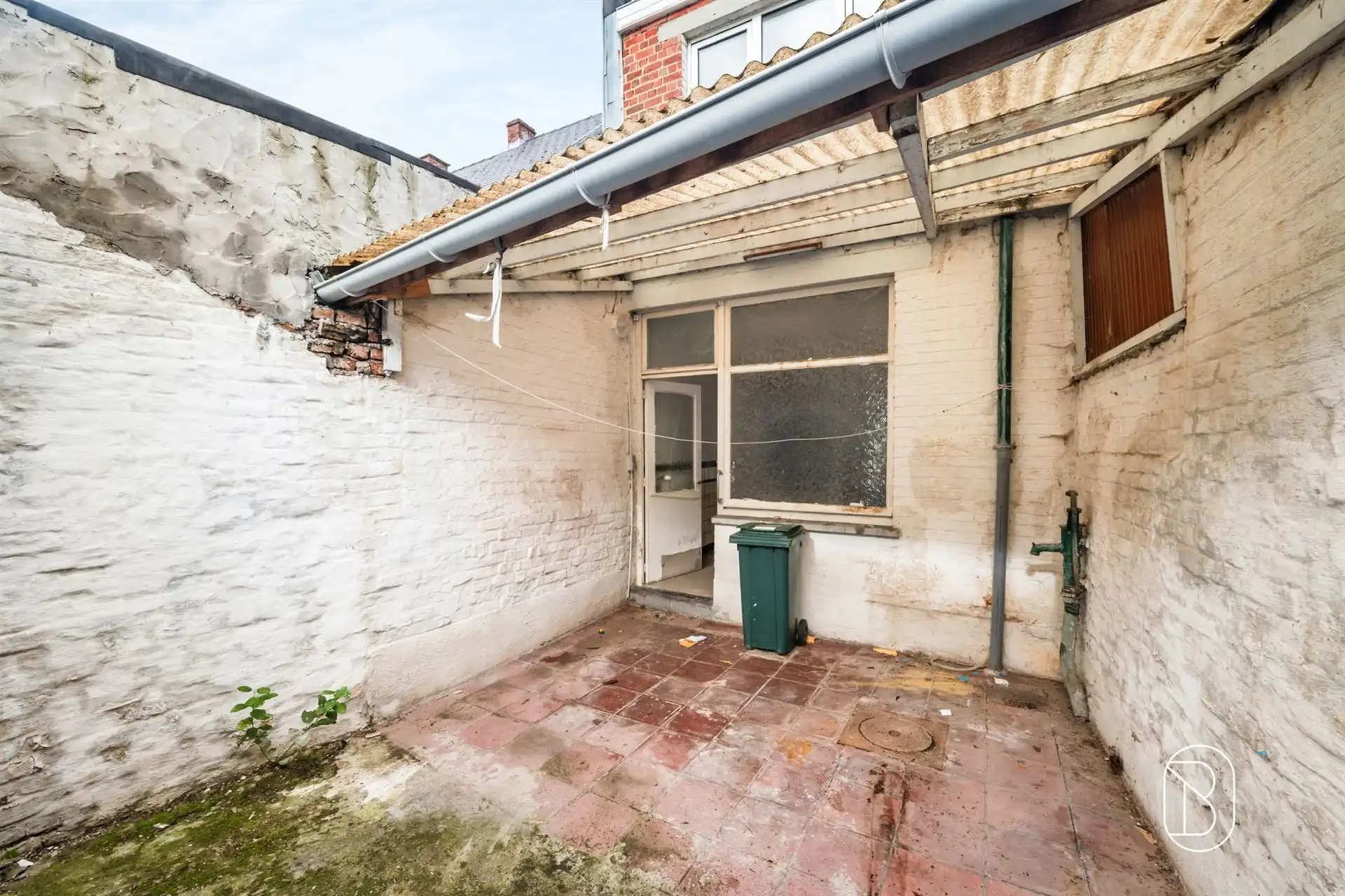 Rijwoning met 3 slaapkamers en koer! foto 3