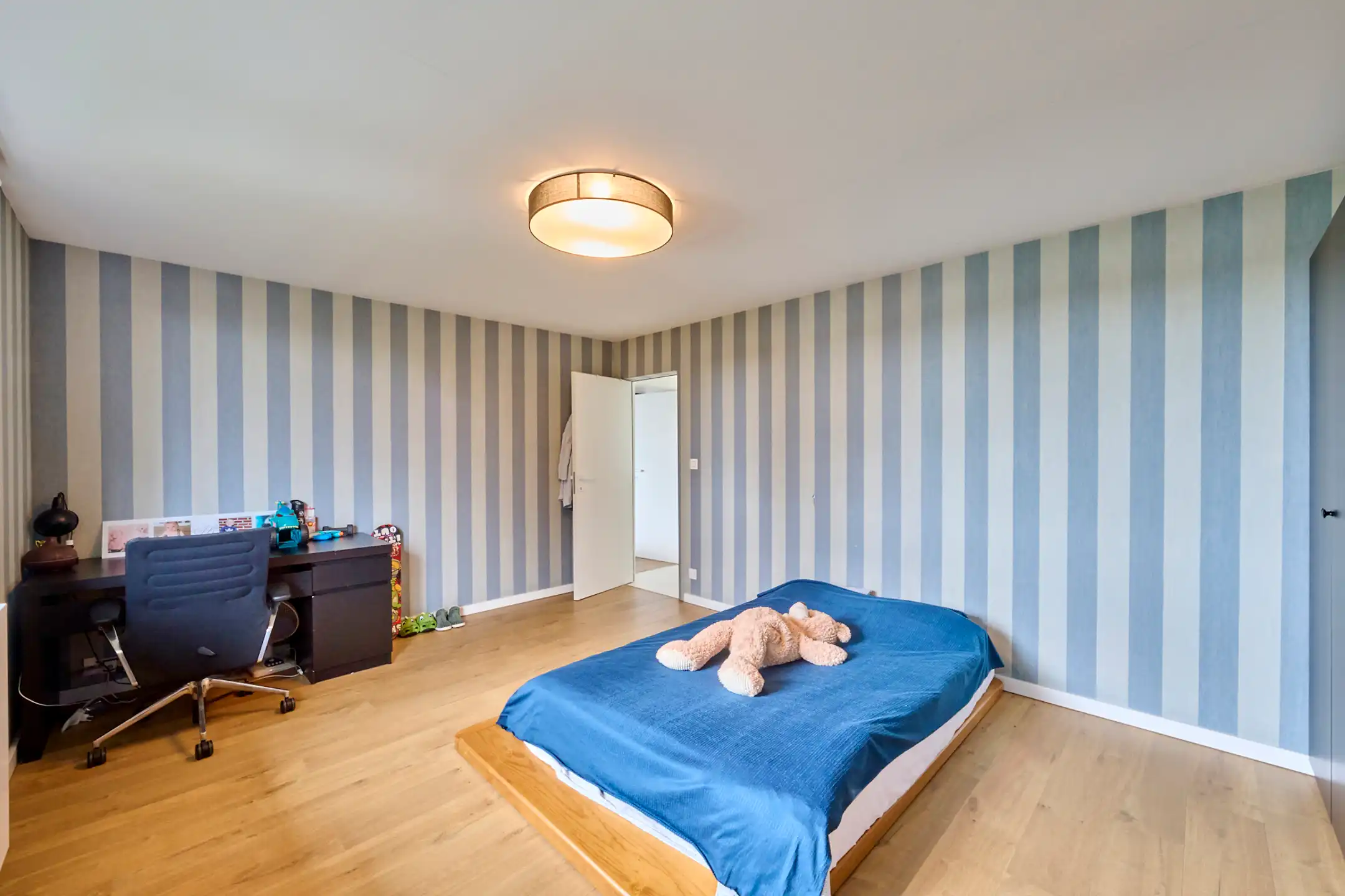 Prachtig vernieuwde villa op een rustige ligging in Genk foto 14