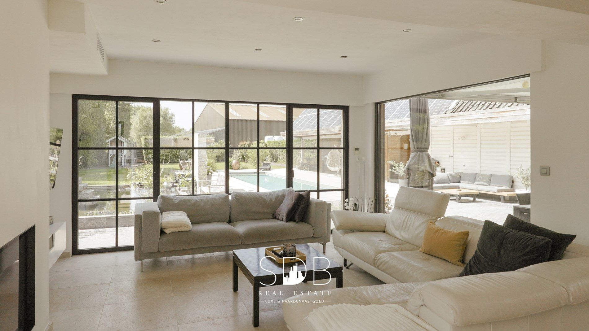 Prachtige hedendaagse villa met gezinstuin en zwembad op 1.387m² foto 7