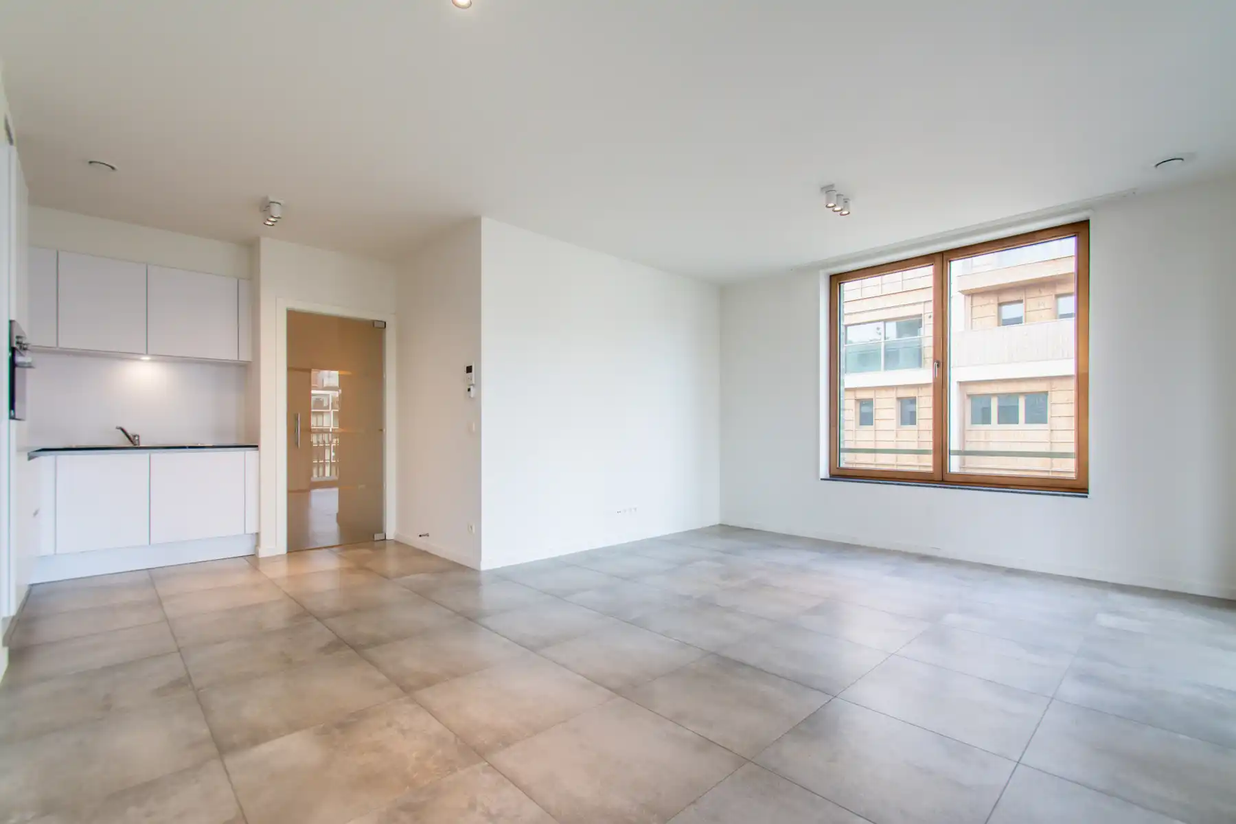 Prachtige 2 slaapkamers appartement met parkzicht foto 2