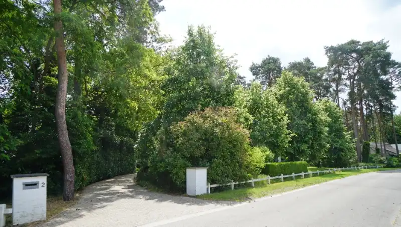 Stijlvolle villa van 275m² op 20 are met bureel, 4 slaapkamers, 2 bad-of douchekamers, dubbele garage foto 26