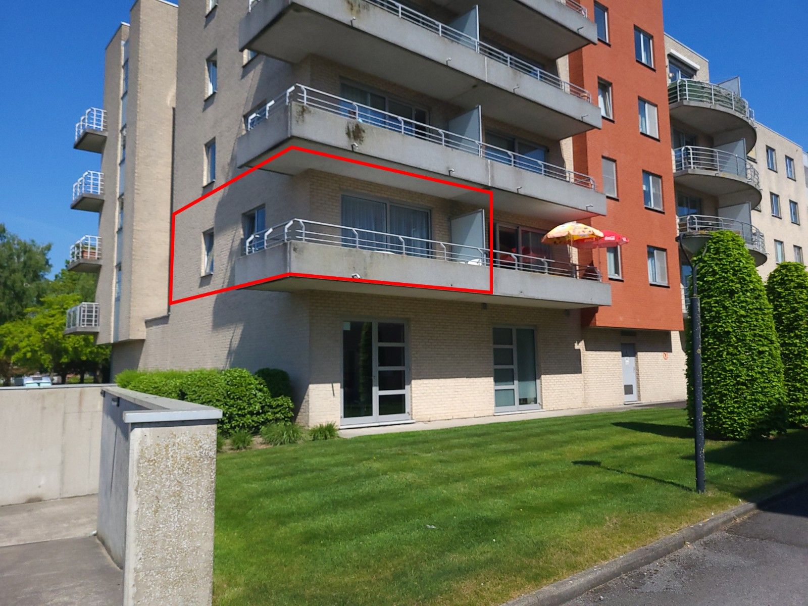 Lichtrijk 1-slaapkamerappartement foto {{pictureIndex}}
