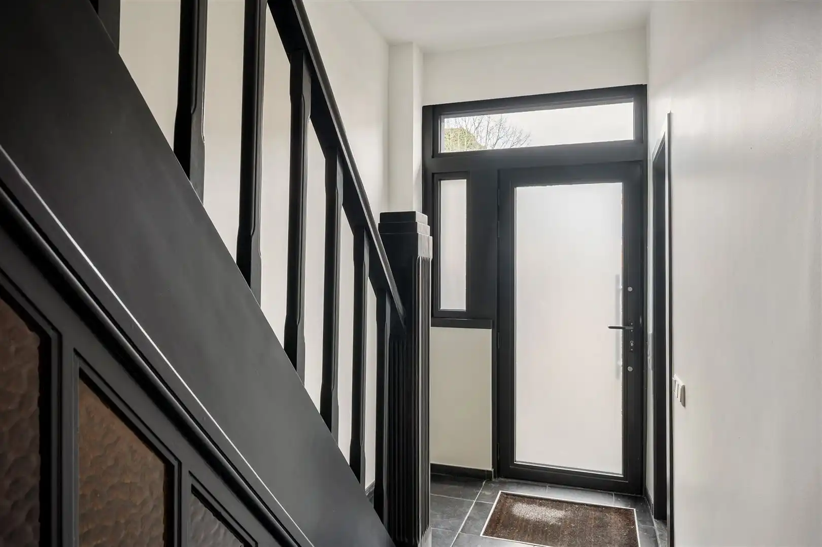 Uitzonderlijk herenhuis volledig gerenoveerd foto 2