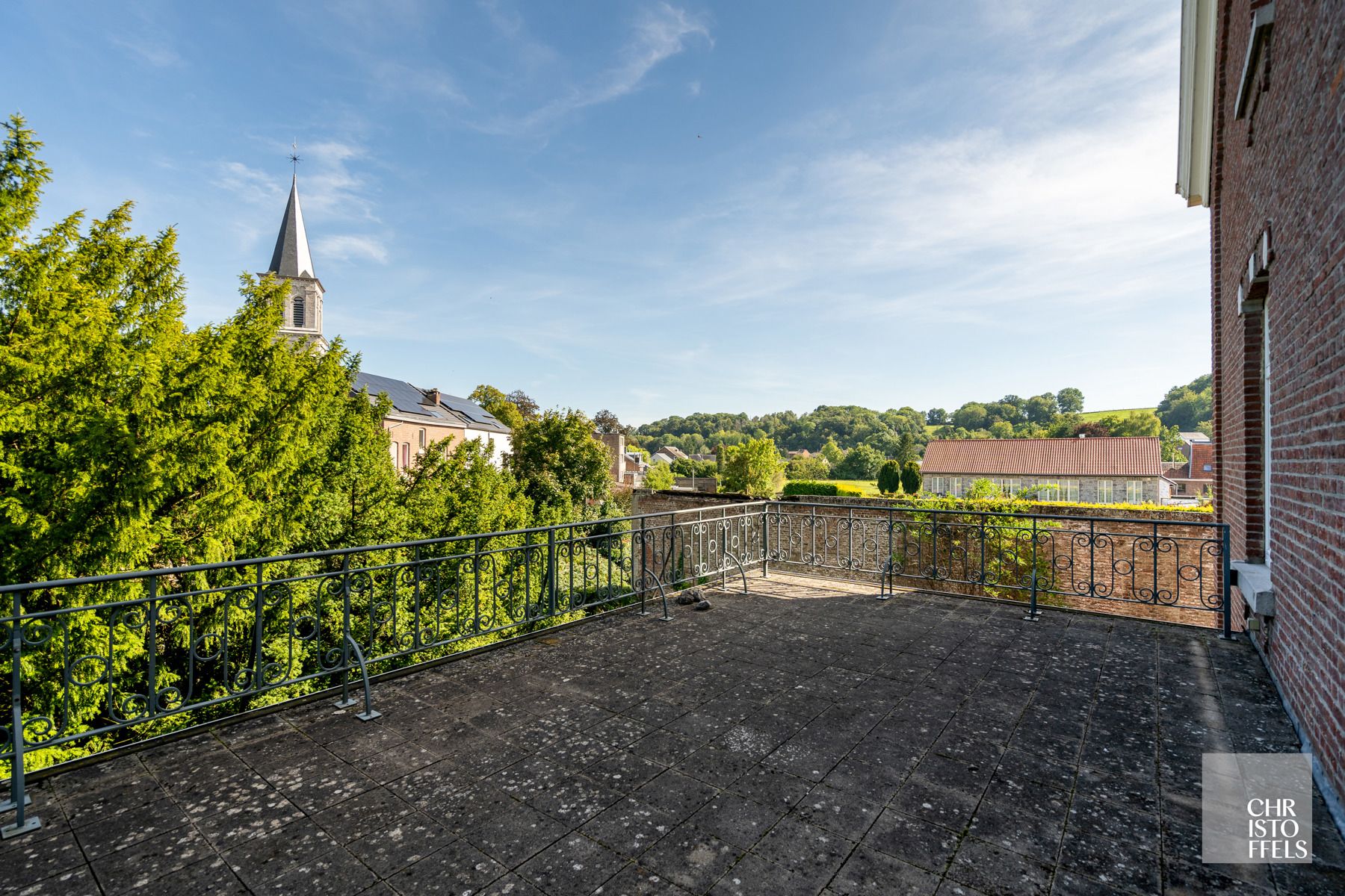 Herenhuis (535m²) met 6 slaapkamers op 19km van Maastricht! foto 8