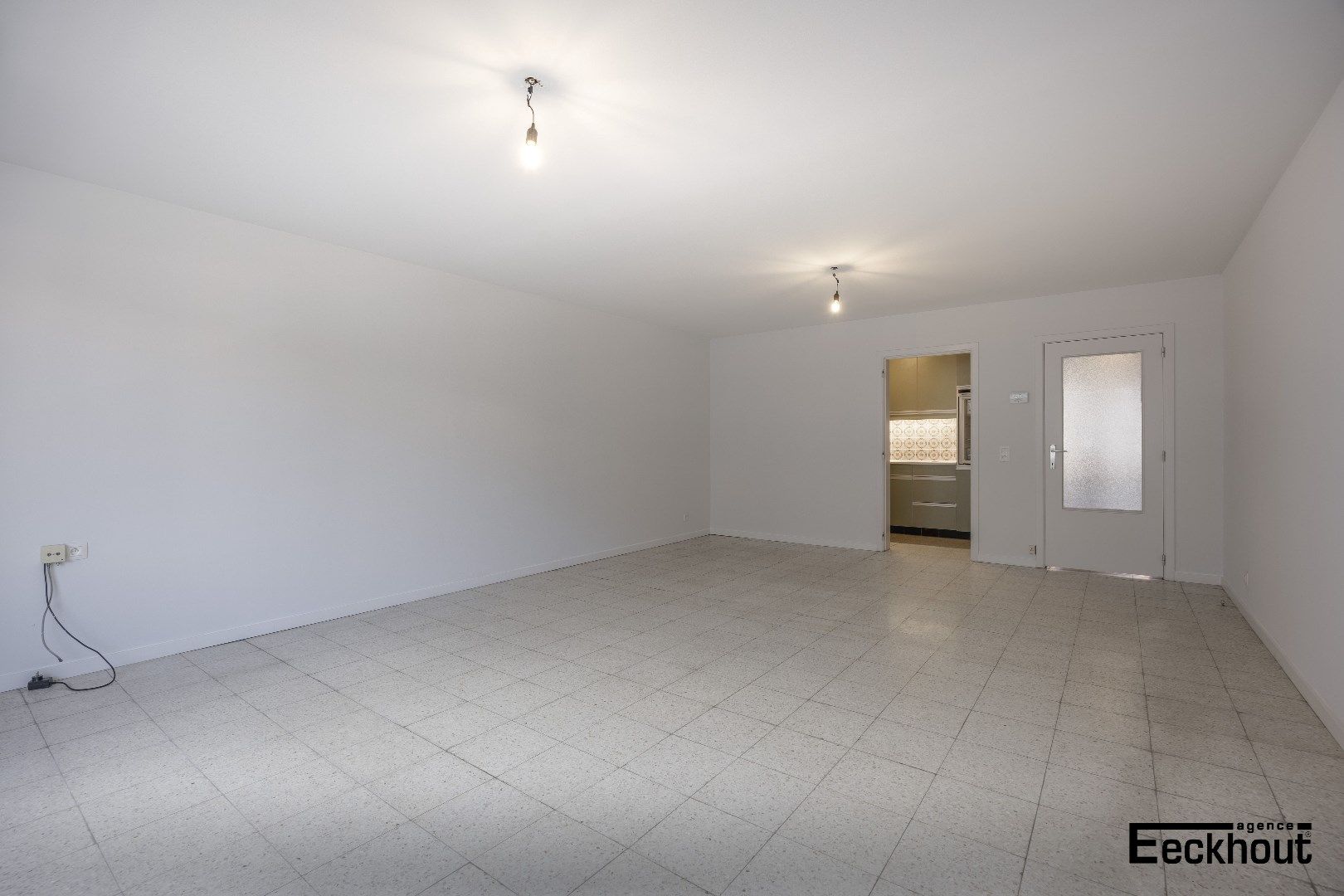 Lichtrijk appartement van 101m2 met supplementair 26m2 terrassen op gunstige ligging te Oostende! foto 3