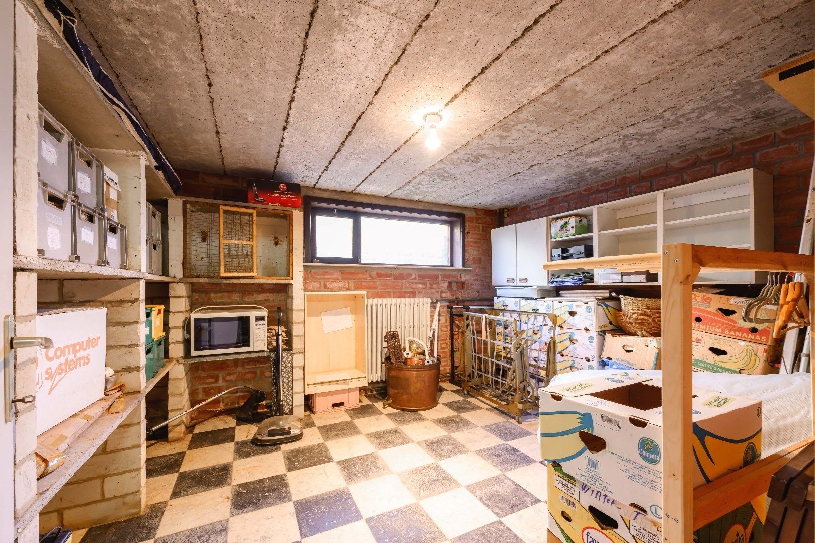 VERRASSEND RUIME ALLEENSTAANDE WONING OP 1.298 m² foto 19