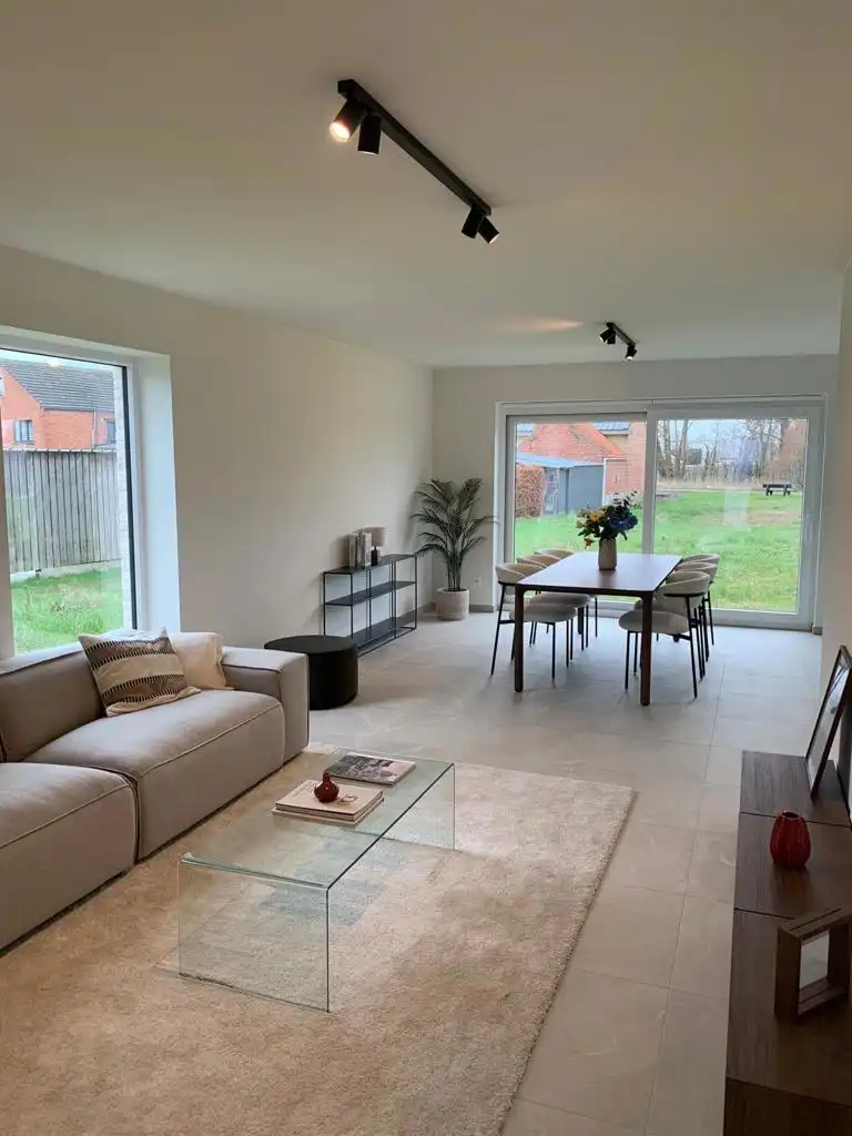 Energiezuinig nieuwbouwwoning met tuin en garage foto 3