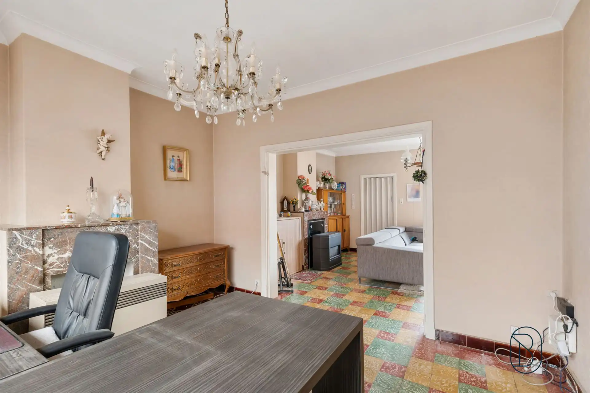 Te renoveren gezinswoning met 3 slaapkamers en grote tuin! foto 7