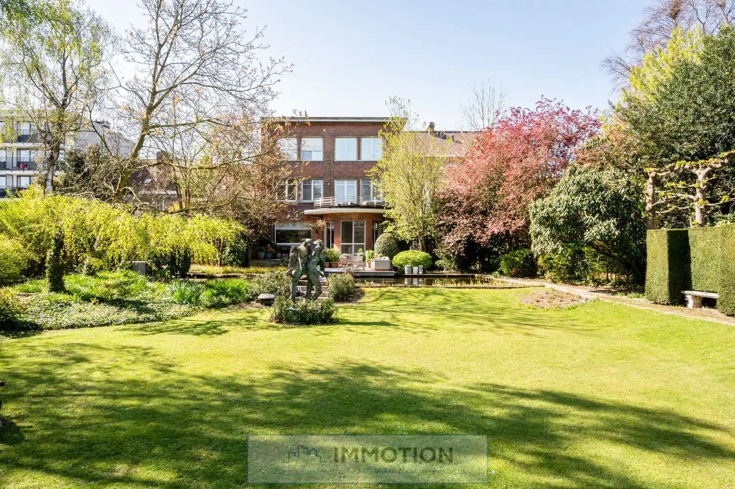 Unieke loft met stadstuin foto {{pictureIndex}}