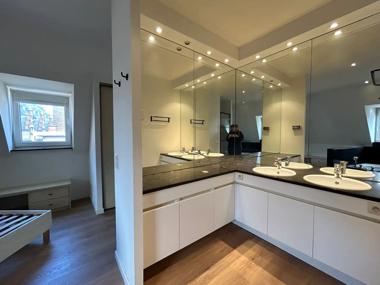 Lichtrijk bemeubeld appartement hartje Leuven!  foto 18