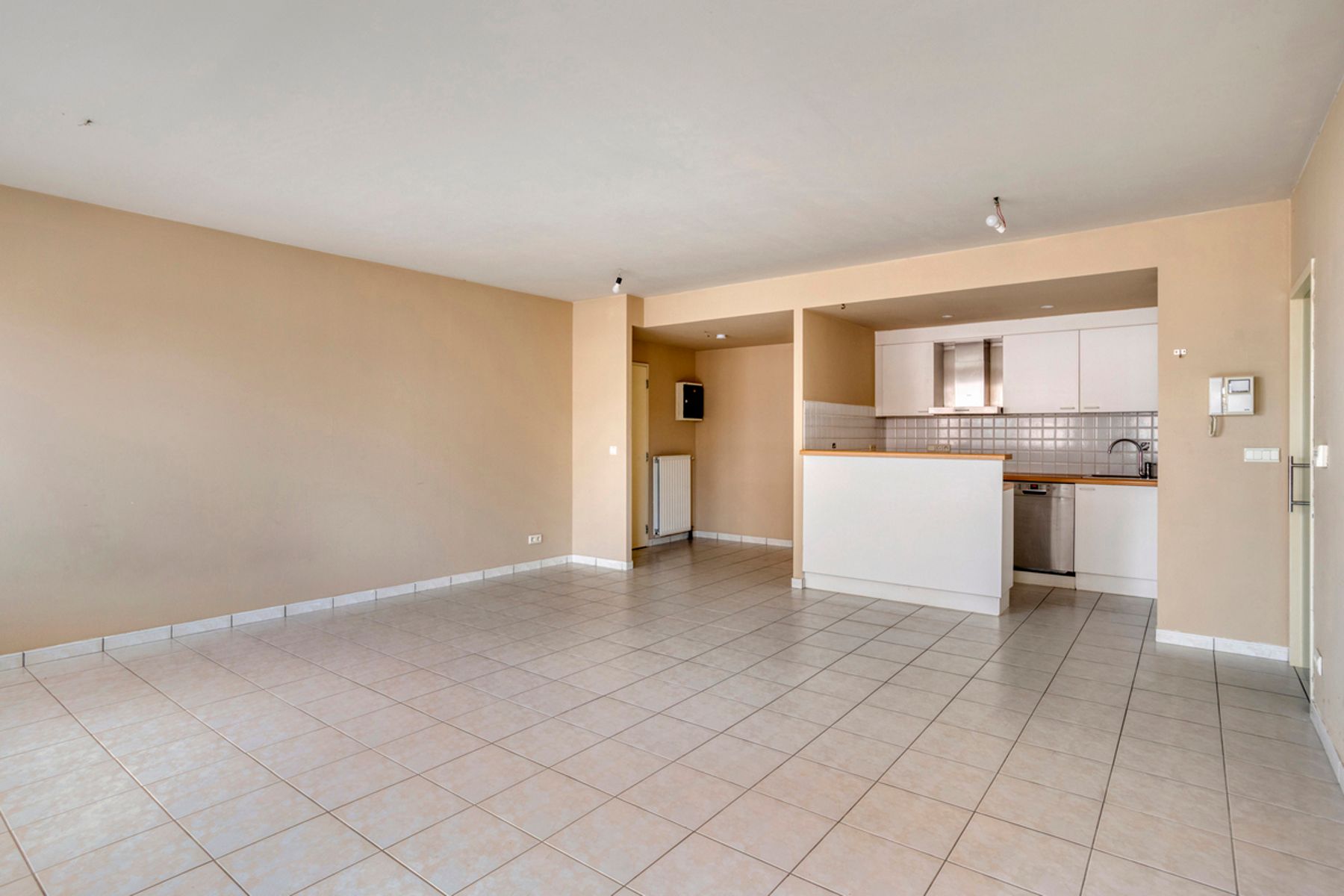 Goed gelegen appartement met 2 slaapkamers en staanplaats foto 3
