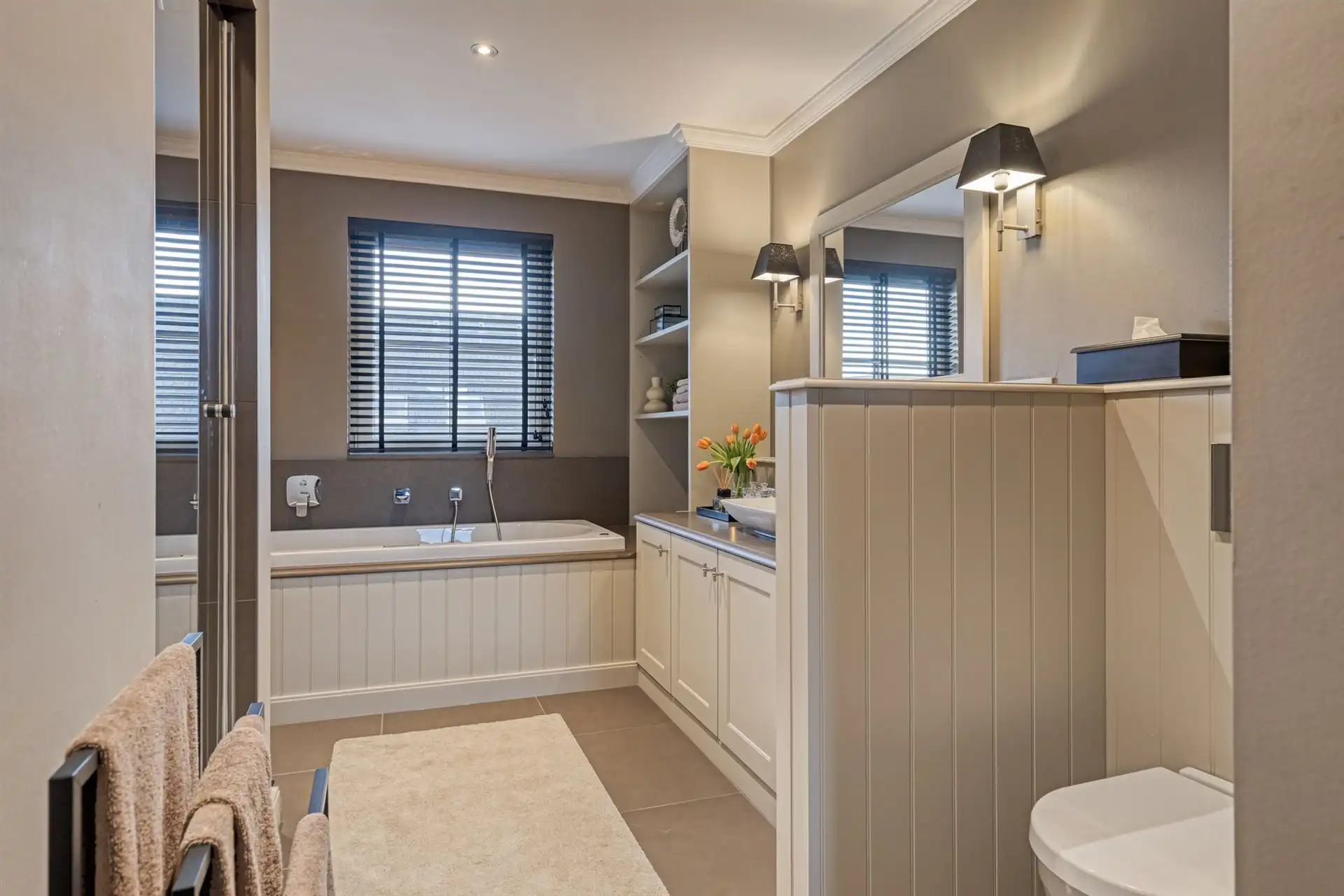 Instapklare woning met 3 slaapkamers, tuin en garage. foto 20