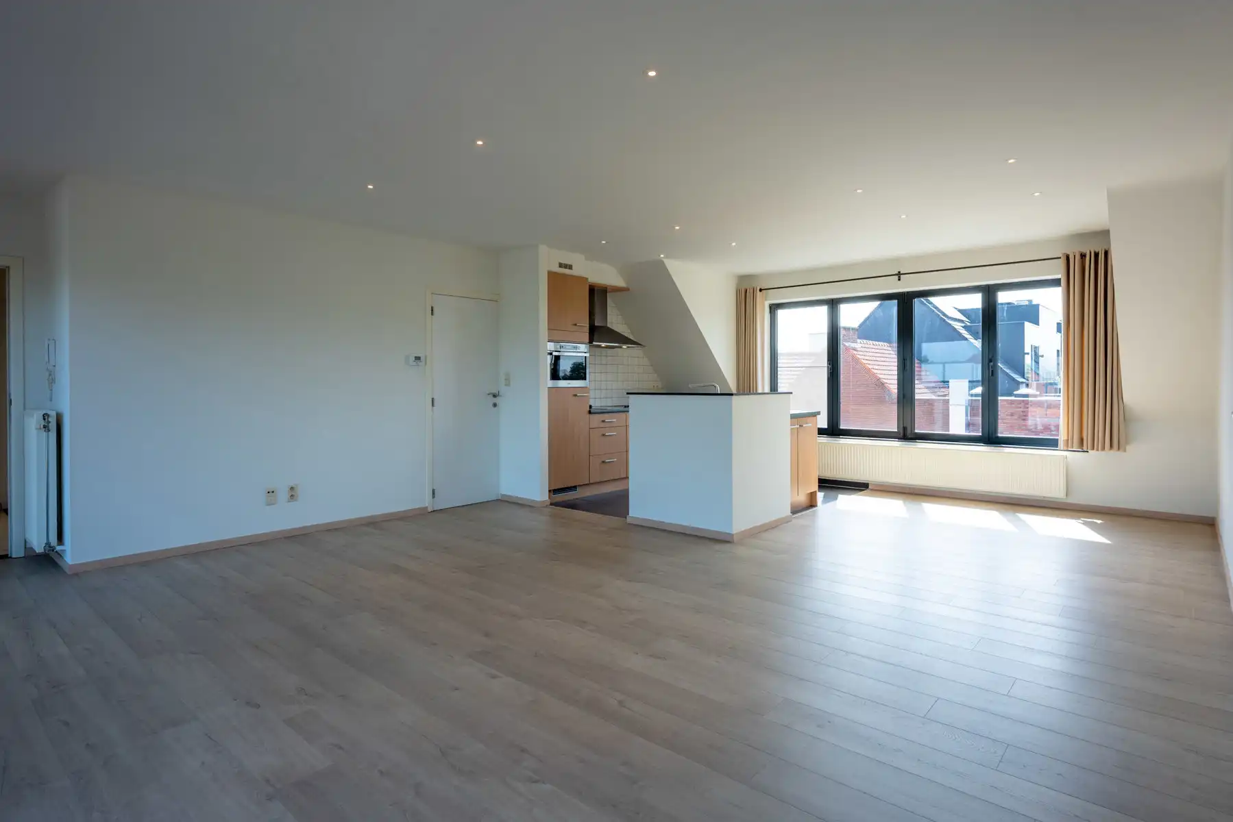 Instapklaar appartement, groot terras, staanplaats en lift! foto 4