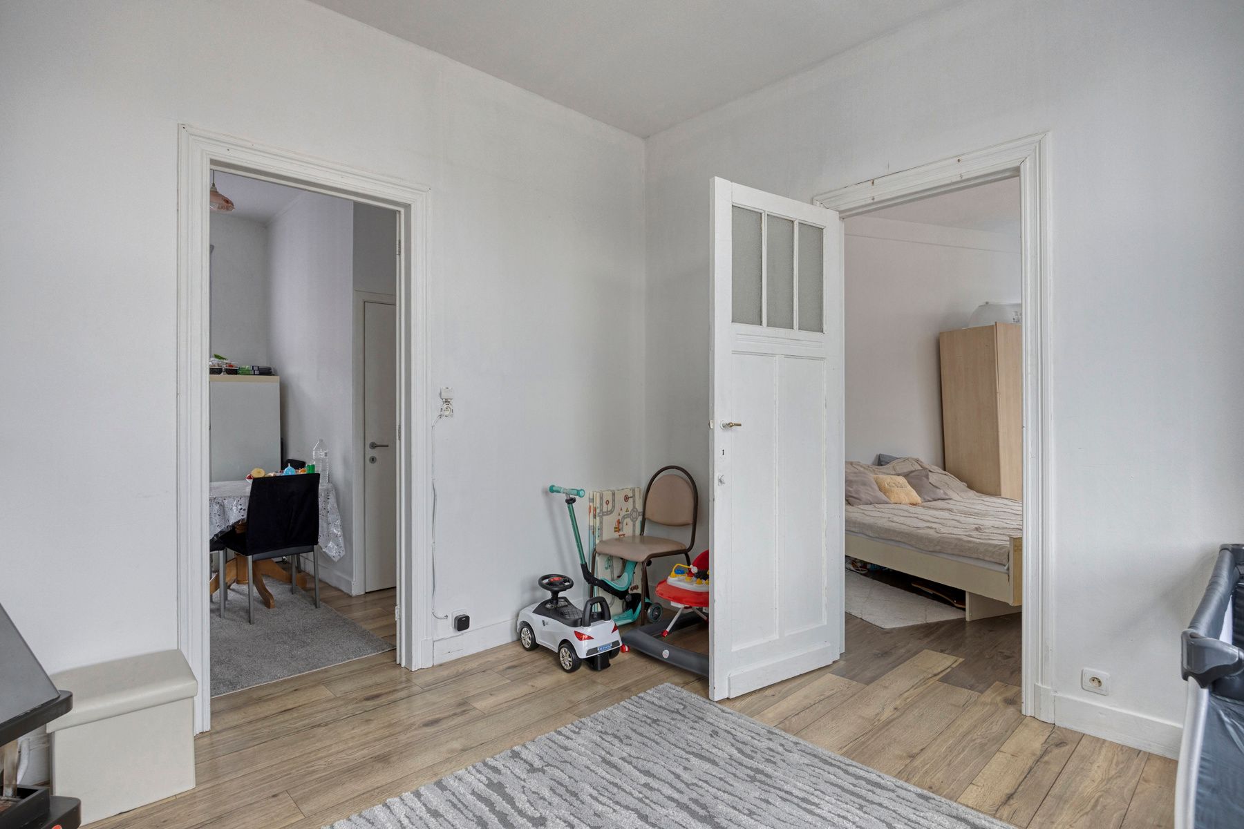 Handelspand met bewoning op topligging foto 13