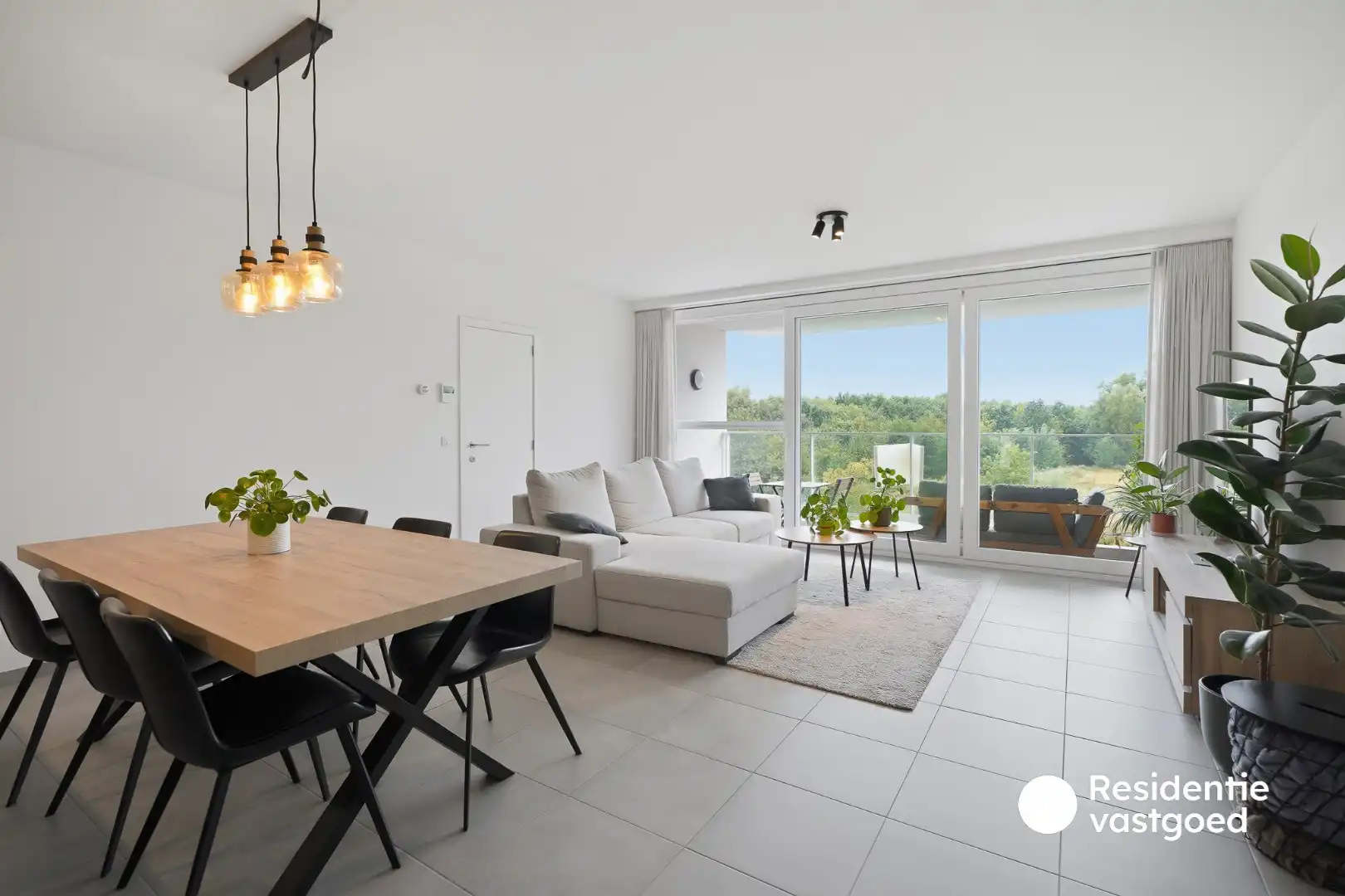 Energiezuinig 2-slaapkamerappartement met terras en dubbele staanplaats foto {{pictureIndex}}