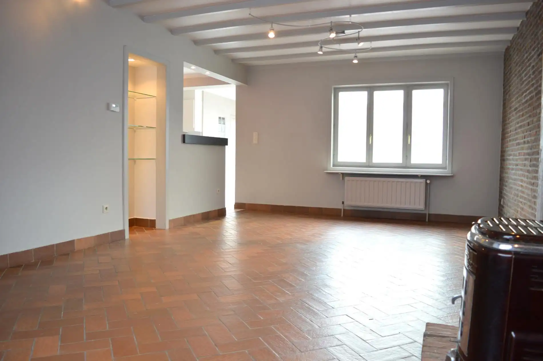 Verzorgde rijwoning dichtbij het centrum van Heule foto 4