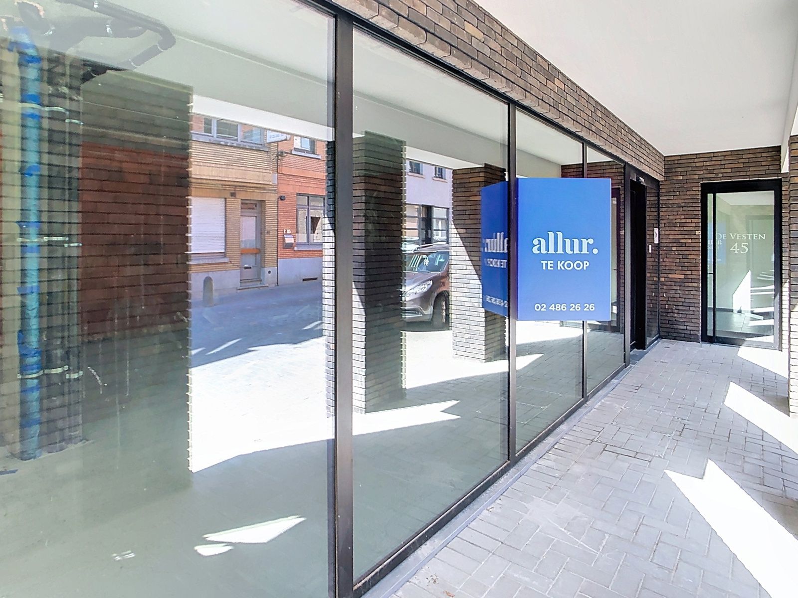 De Vesten: commercieel handelspand centrum Halle foto 2