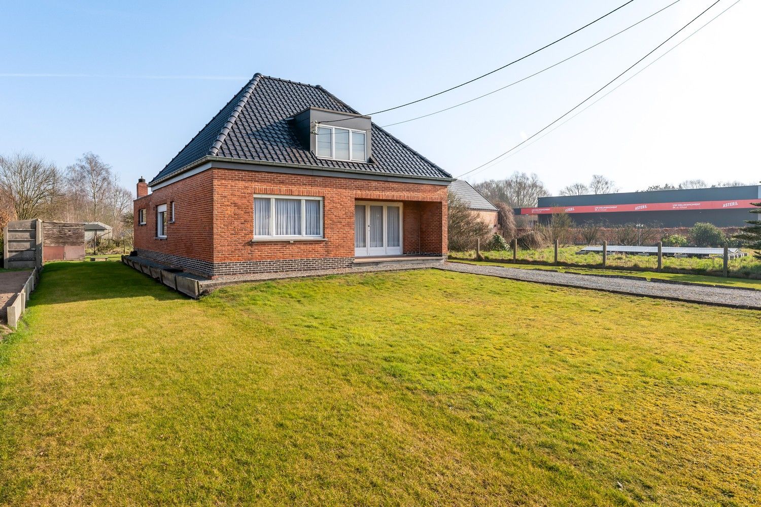 Charmante woning op 675 m². foto 2
