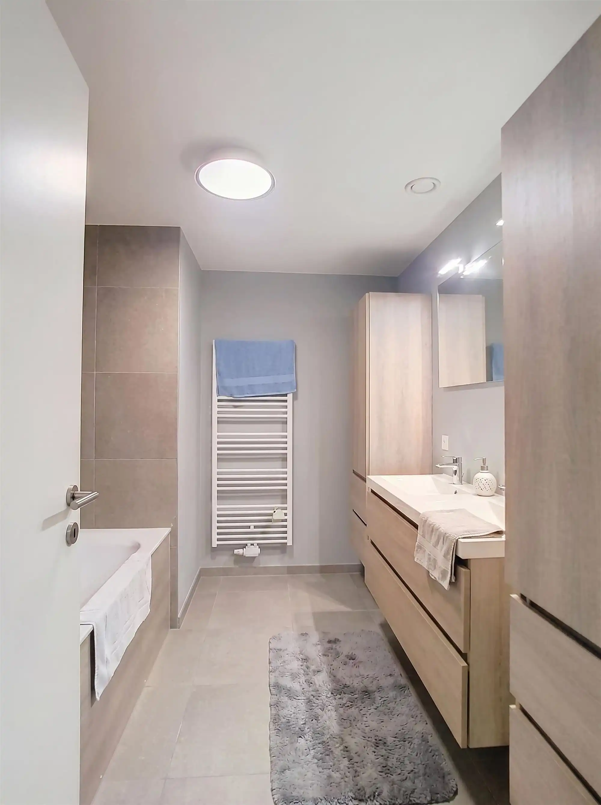 Gelijkvloers appartement met twee slaapkamers foto 5