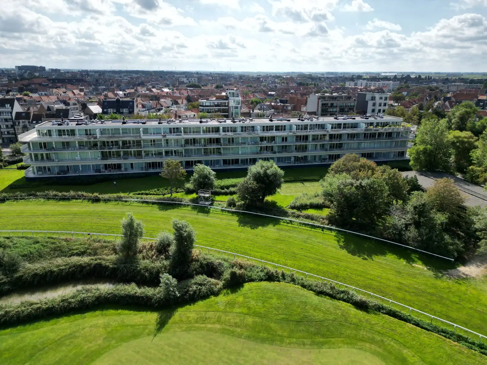 Schitterend, modern afgewerkt appartement op toplocatie aan de Wellington Golf in Oostende foto 11