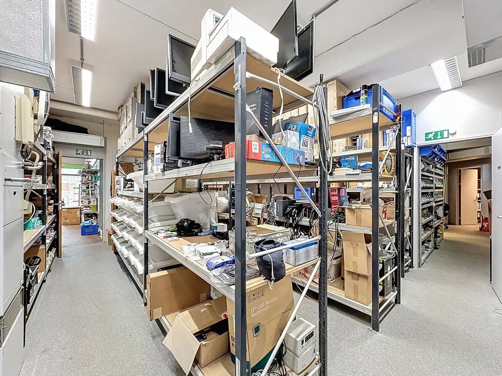 Commercieel Pand met Grote Visibiliteit vlakbij Bredabaan foto 6