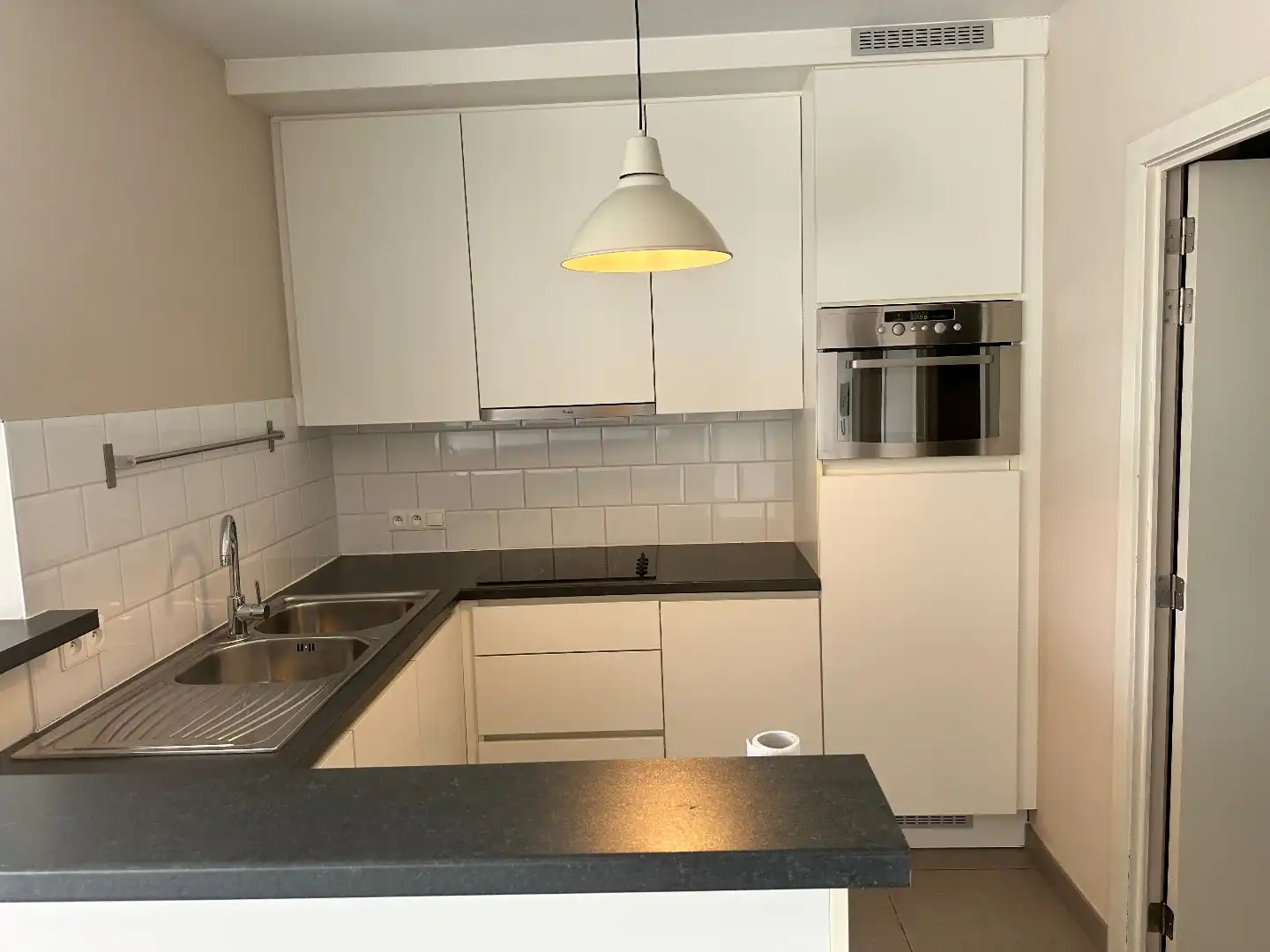 Degelijk onderhouden penthouse-appartement met twee ruime terrassen foto 3