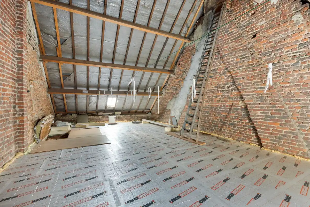 Goedgelegen woning met grote weide foto 12