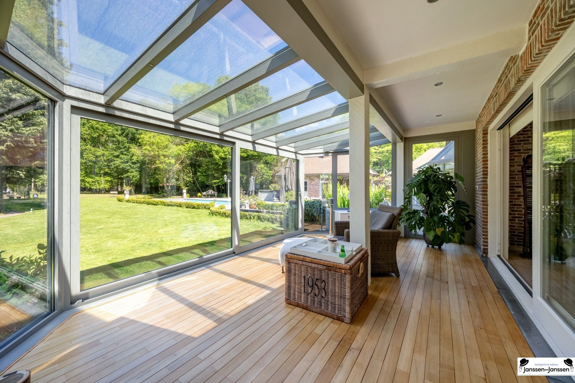 Exclusieve villa met zwembad en kantoorruimte foto 11