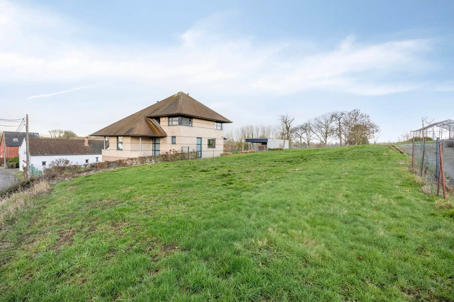 Prachtig perceel bouwgrond voor een open bebouwing foto {{pictureIndex}}