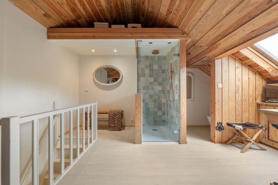 INSTAPKLARE WONING MET 4 SLAAPKAMERS EN 2 BADKAMERS OP EEN GOEDE LOCATIE foto 15