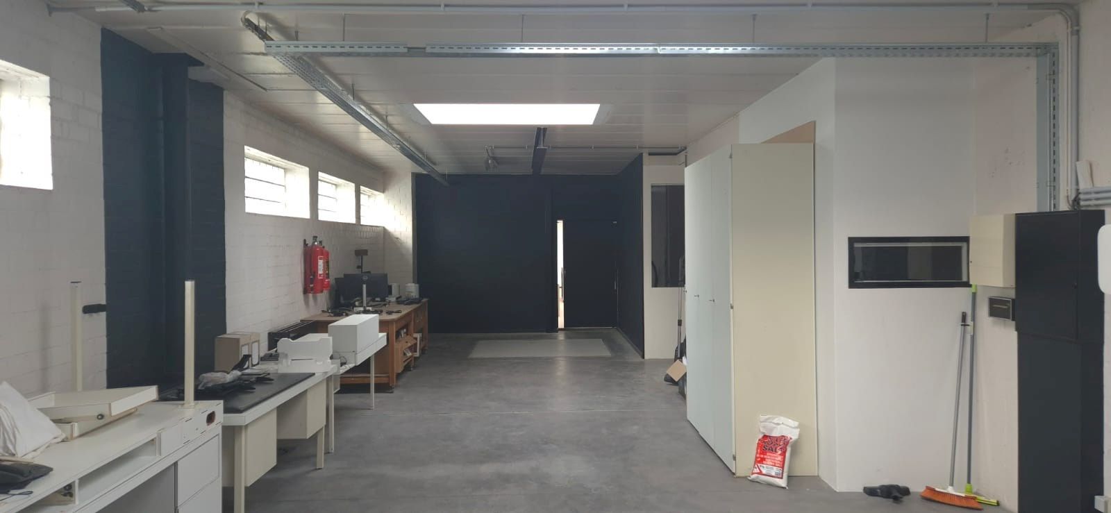  Ruim kantoor (± 200 m²) in centrum Kortrijk, Geheel of gedeeltelijk te huur. foto 8