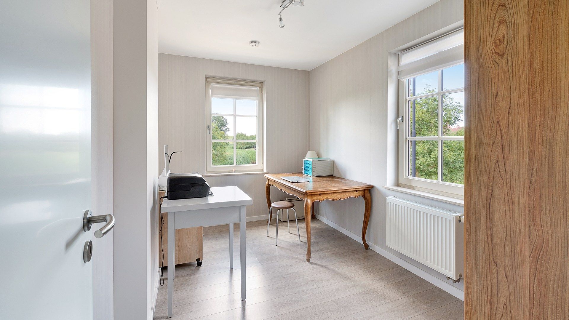 Bijzonder groot en goed onderhouden halfopen villa foto 19