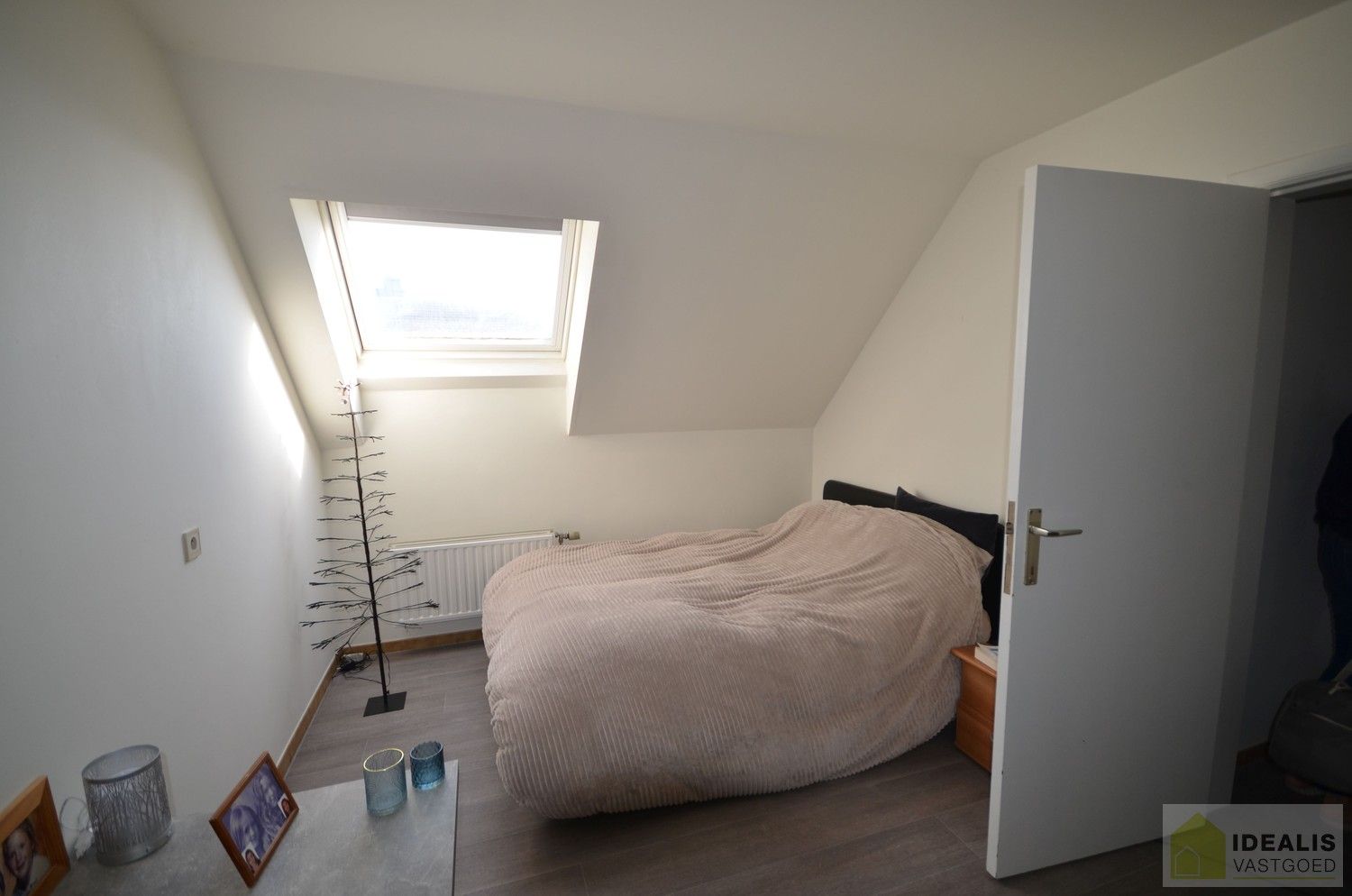 CENTRAAL GELEGEN OPBRENGSTEIGENDOM MET 3 APPARTEMENTEN IN HET CENTRUM VAN LOMMEL OP RUIM PERCEEL VAN 9A 35CA! foto 14
