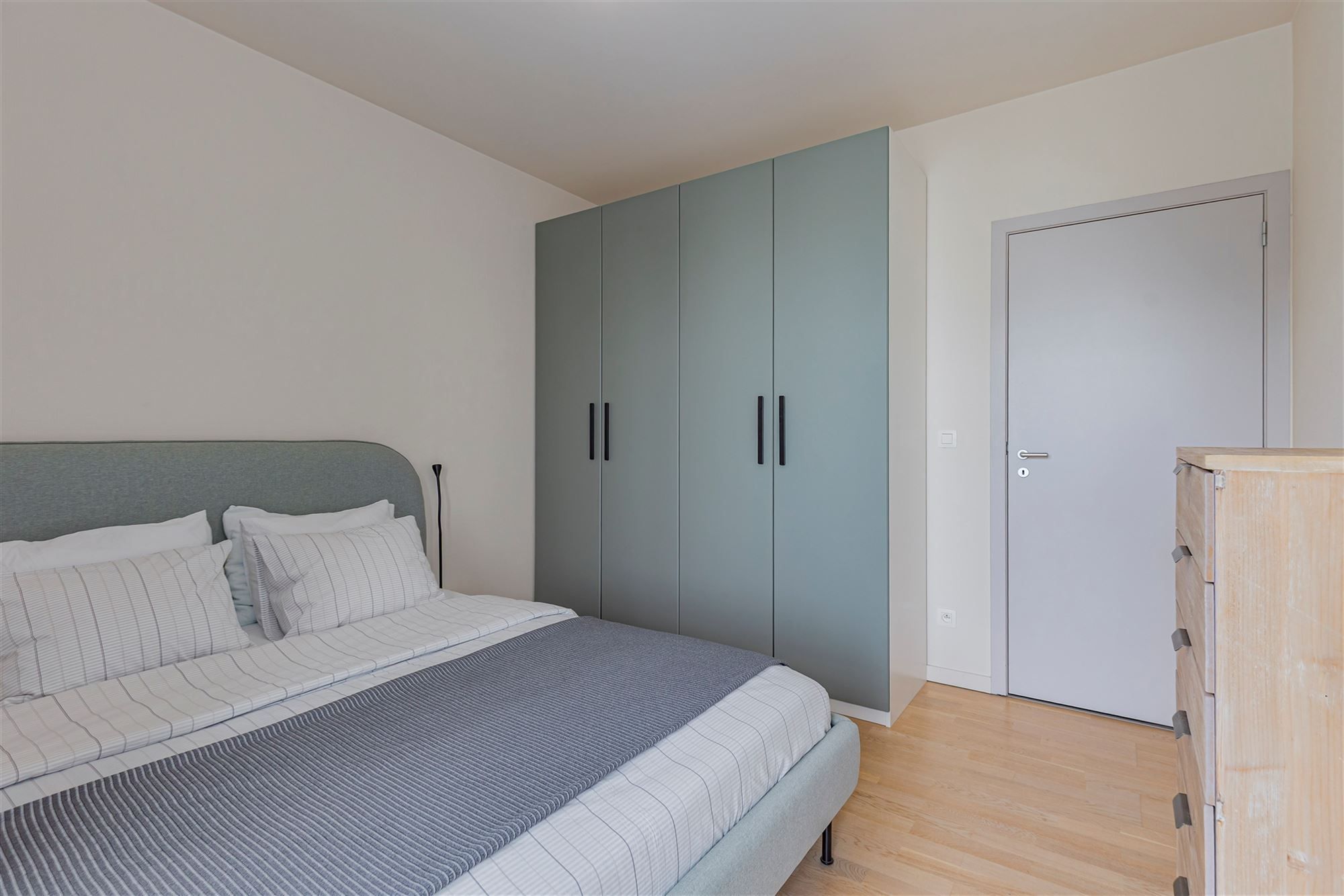 Perfect instapklaar en ruim 1 slaapkamer appartement op de Belgiëlei foto 17