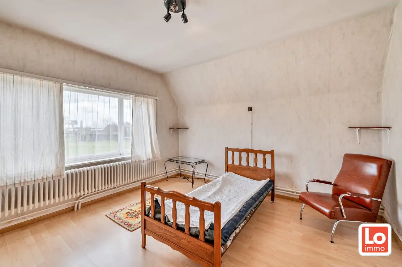 VERKOCHT! Charmante open te renoveren woning met garage en grote tuin op een goed bereikbare locatie tussen Lochristi en Oostakker! foto 16