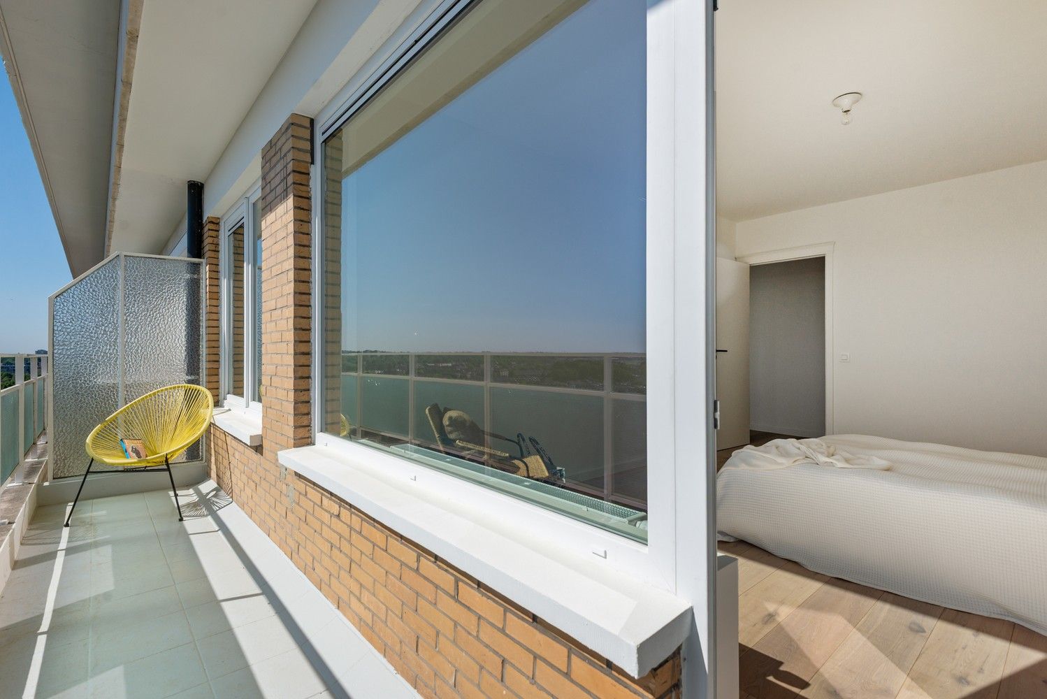 Volledig gerenoveerd appartement met fantastisch uitzicht te Berchem foto 14