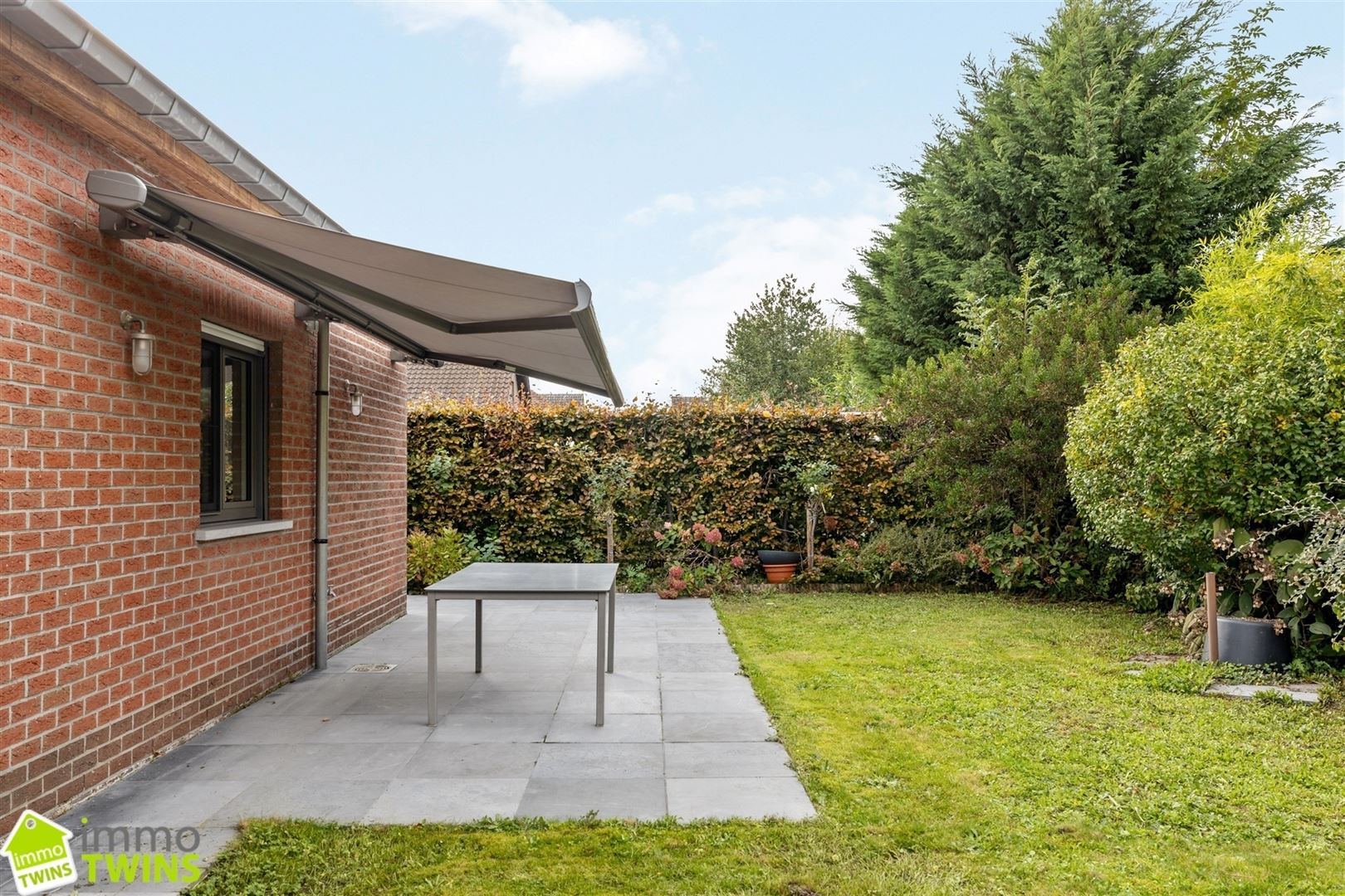 Volledig Vernieuwde Bungalow met garage en tuin te Grembergen bij Dendermonde. foto 19