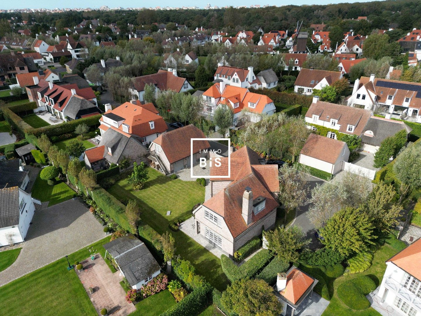 Statige villa op een rustige en residentiële ligging in het Zoute foto 23