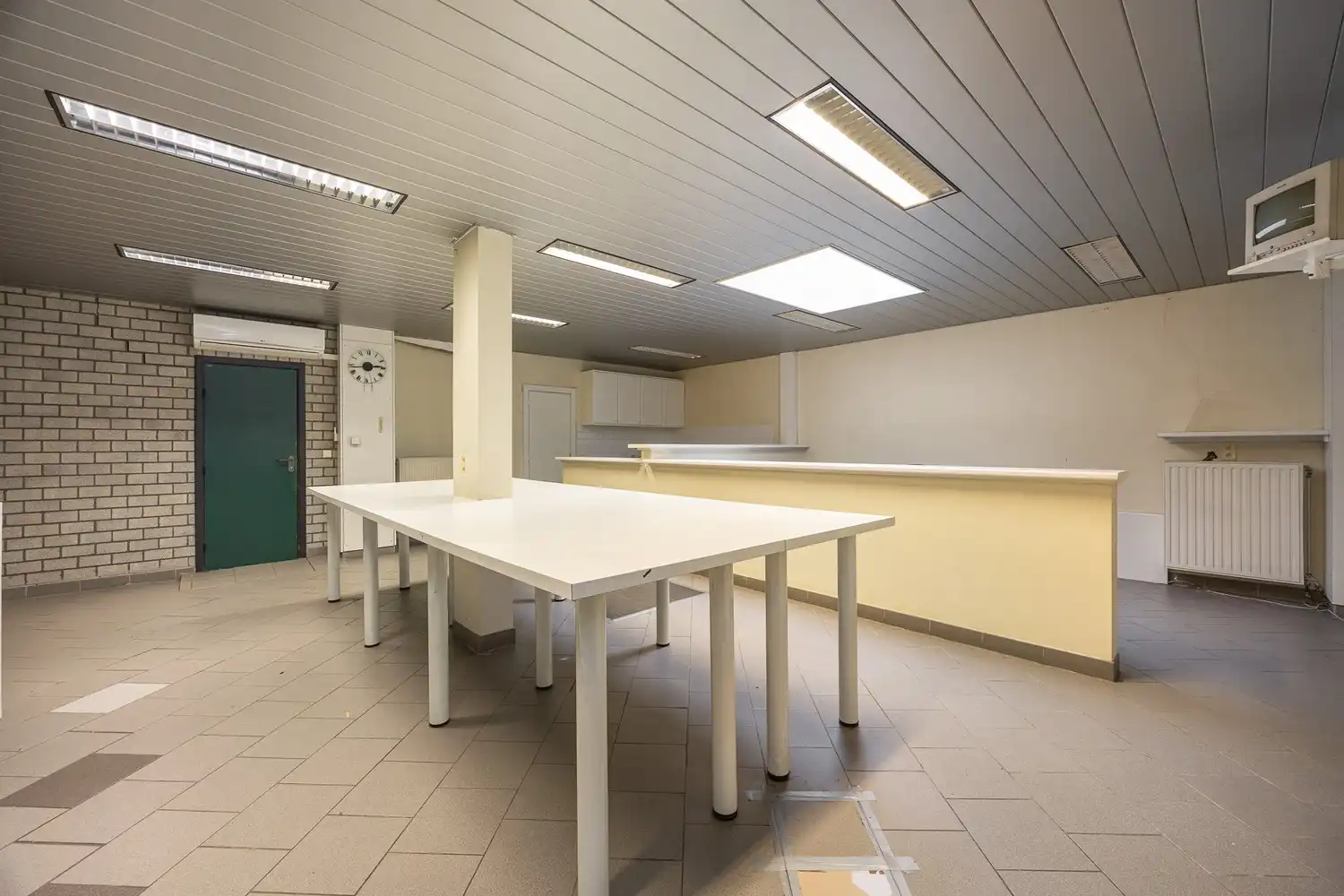 Ruim en veelzijdig handelsgelijkvloers op toplocatie foto 8