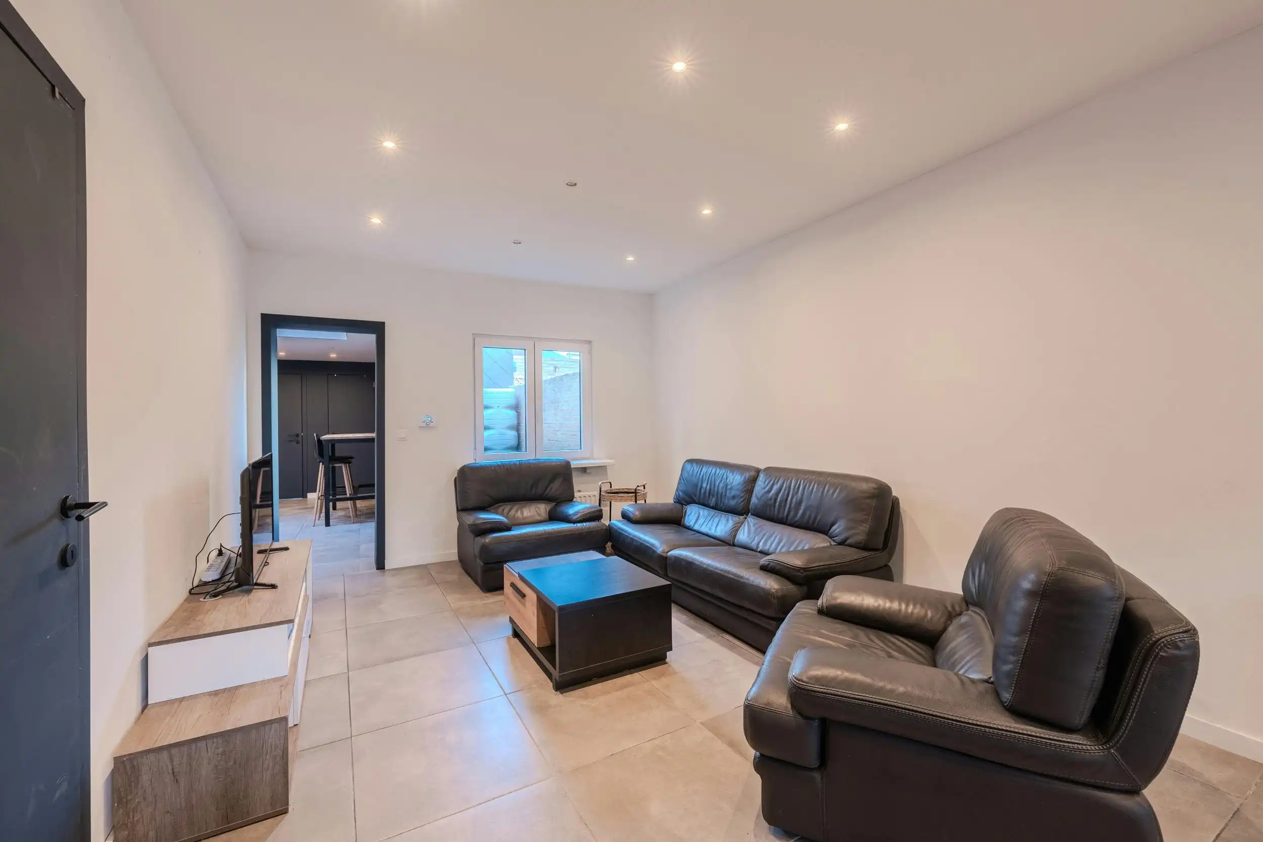 Gerenoveerde woning te koop in hartje Mariakerke te Oostende foto 5