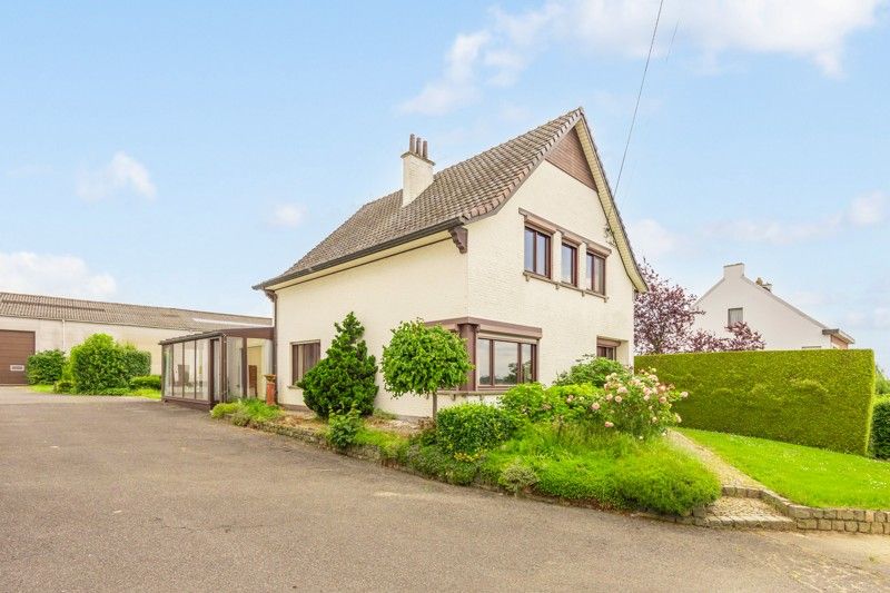 Woning, open bebouwing met naastliggende, grote loods op 18are foto 33