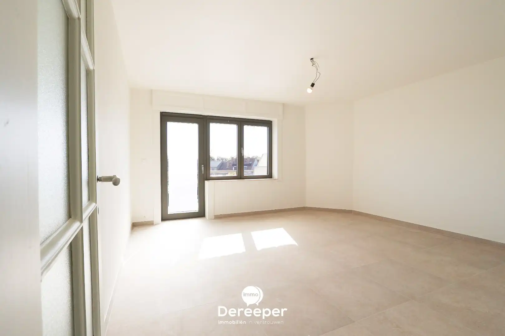 Ruim en volledig gerenoveerd 3-slaapkamerappartement op wandelafstand van Brugge centrum foto 3