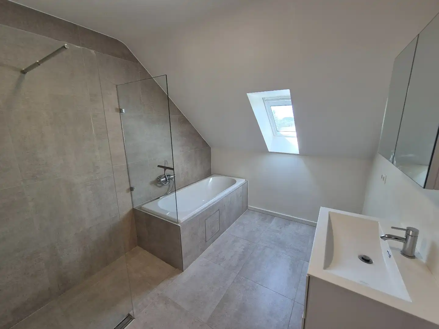 Modern duplexappartement te huur in Bilzen foto 8