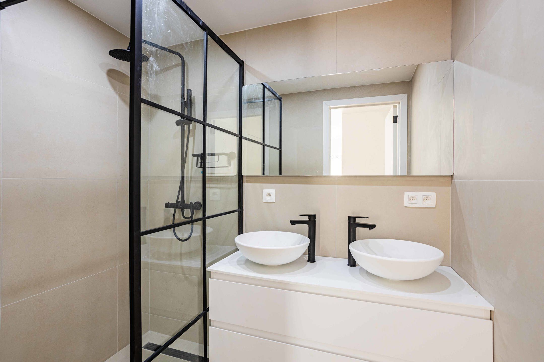 Prachtige nieuwbouwwoning omringd door groen en natuur. foto 18