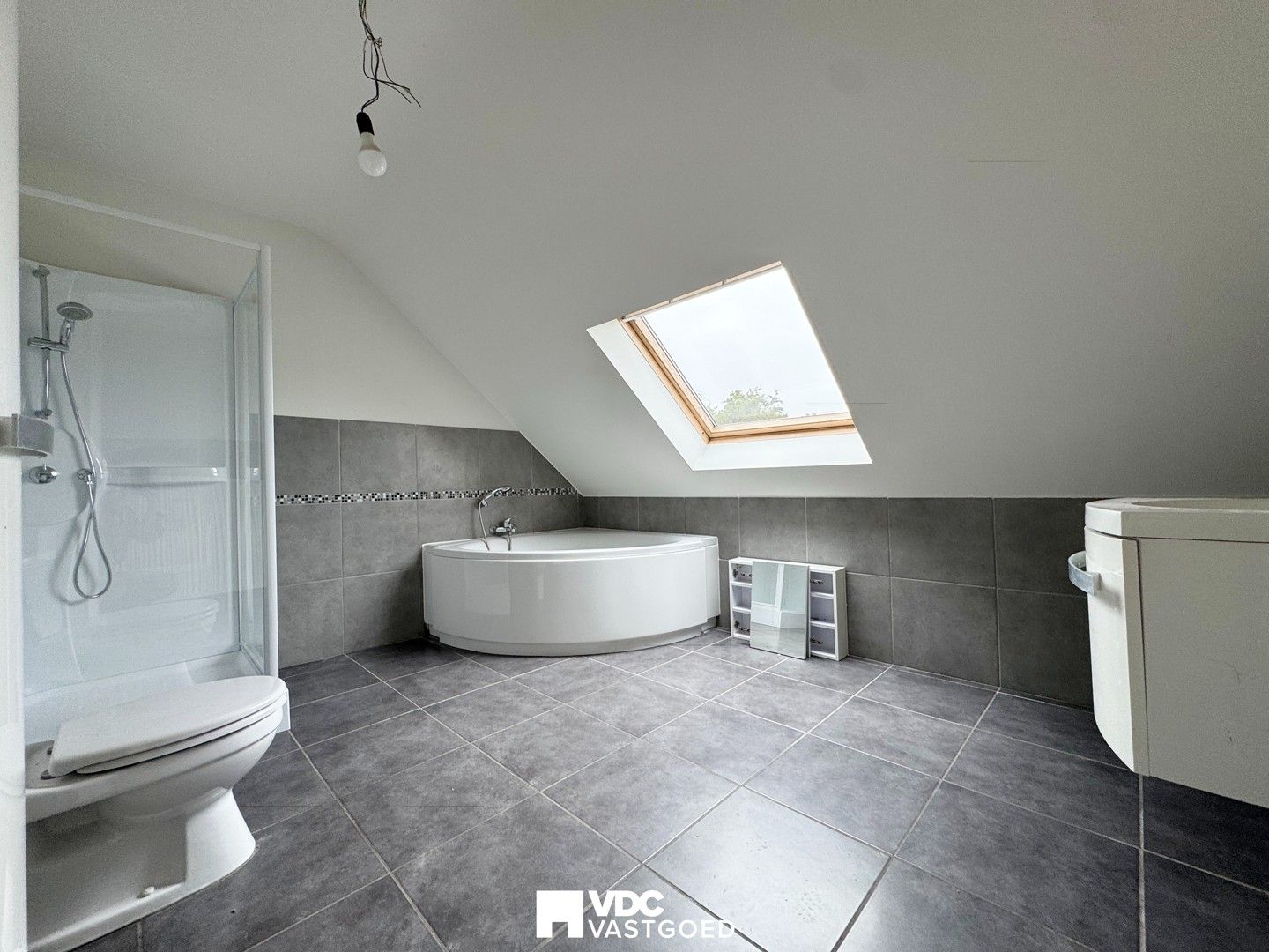 Zeer mooi en ruim duplex-appartement met 4 slaapkamers en groot terras in groene omgeving foto 9