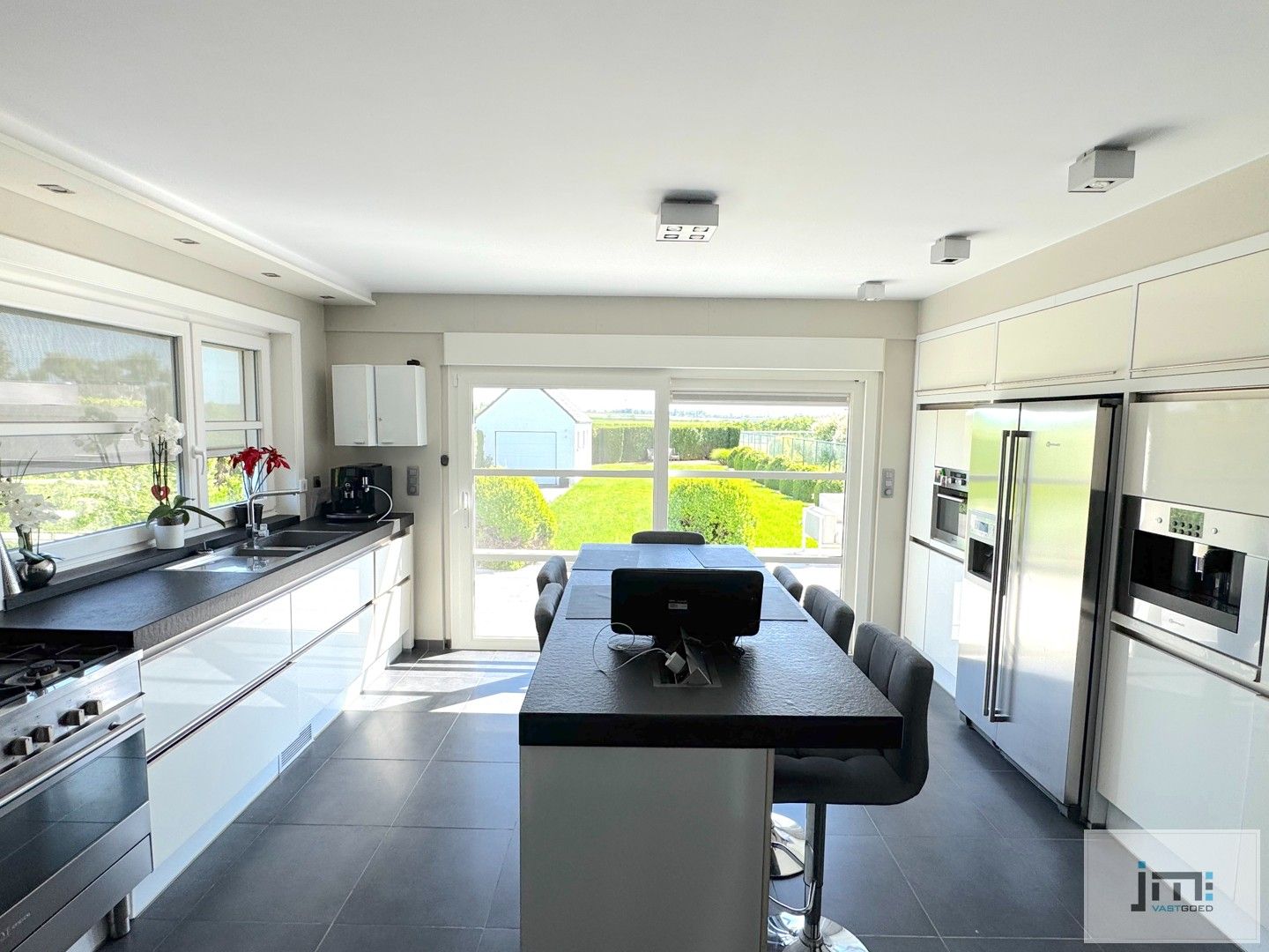 Goed onderhouden en ruime woning foto 6